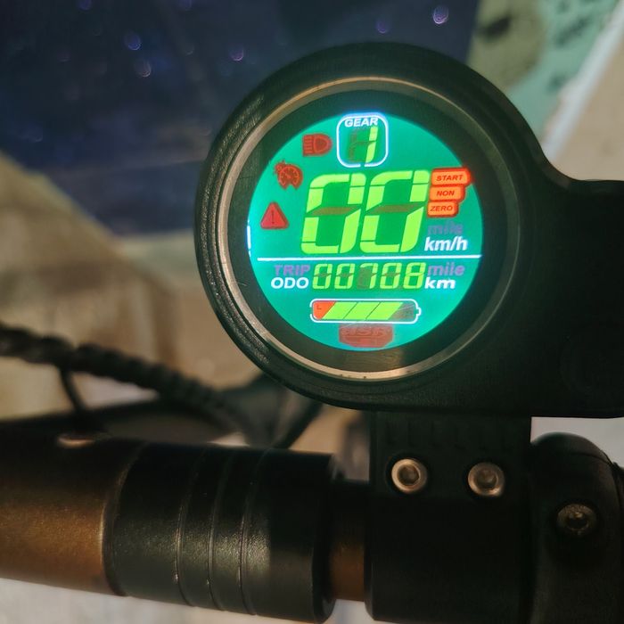 Vând trotinetă electrică