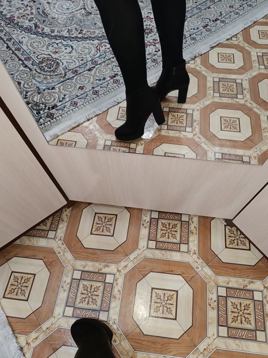 Продам женские ботинки