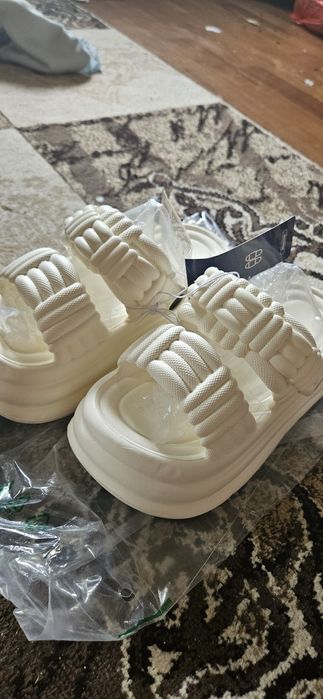 Продам кроксы женское