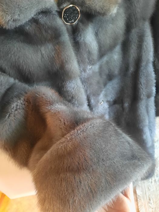 Продам шубу норковую