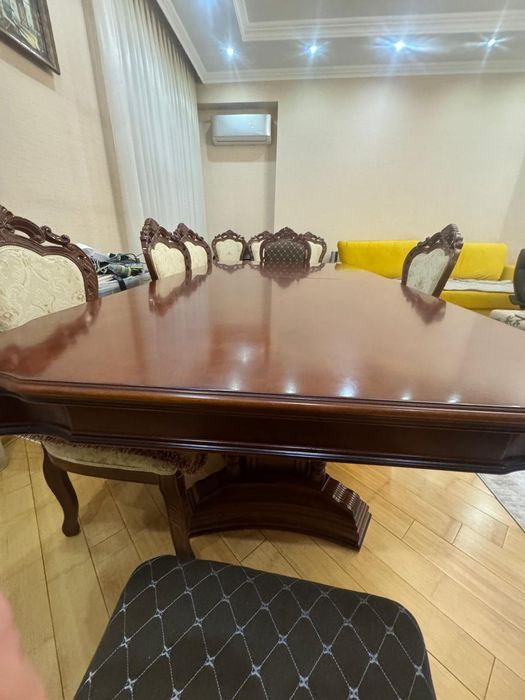 Стол для гостиной