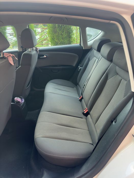 Seat Leon 1.6TDI 2011година