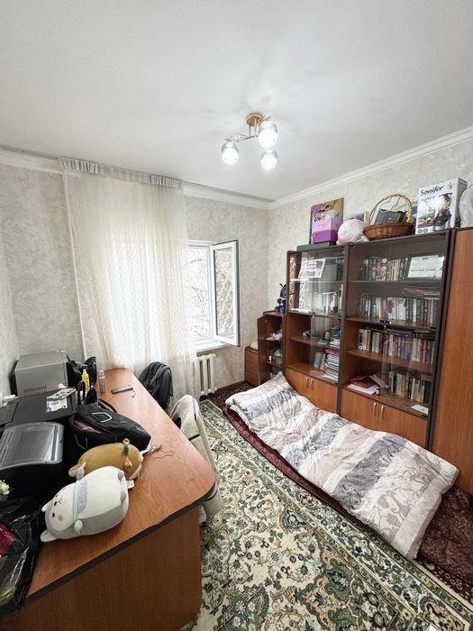 Продается 4 комнатная квартира.Мирзо Улугбекский район.Массив Карасу-6