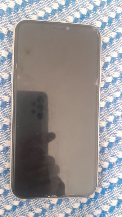 Продам телефон iphone 11