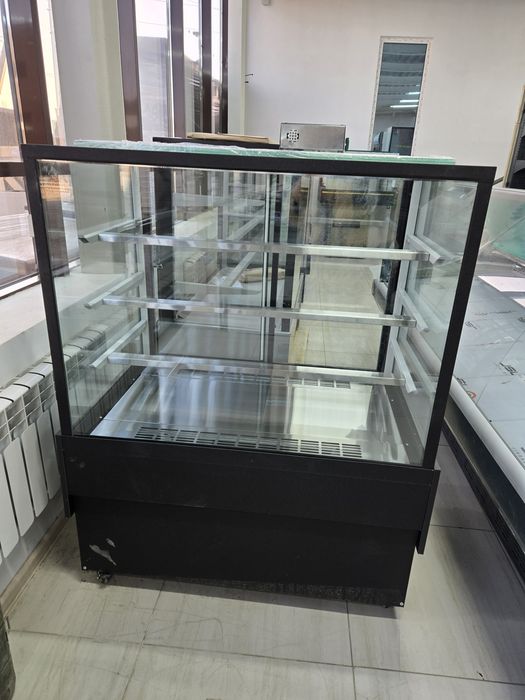 Витринный холодильник