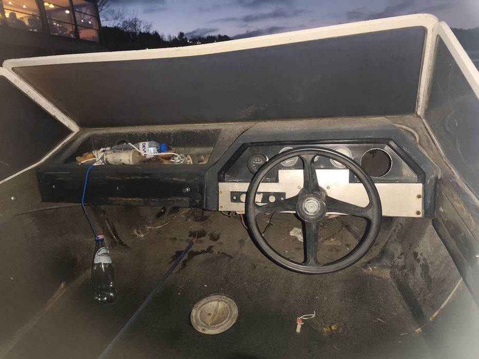 Продавам Лодка без двигател