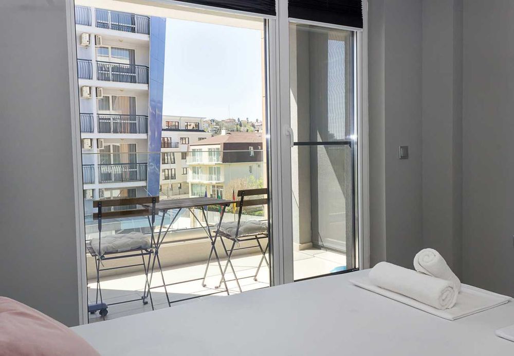 Дава се под наем Двустаен апартамент в к.к. Св.Св. Константин и Елена - 60 кв.м за 650 € - Снимка #14