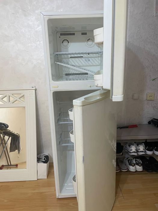 Холодильник LG рабочая б/у самовывоз