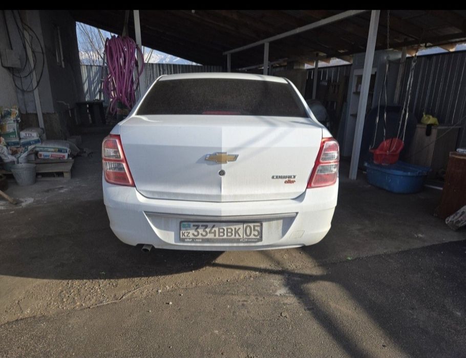 Автомобиль шеврале кобальт