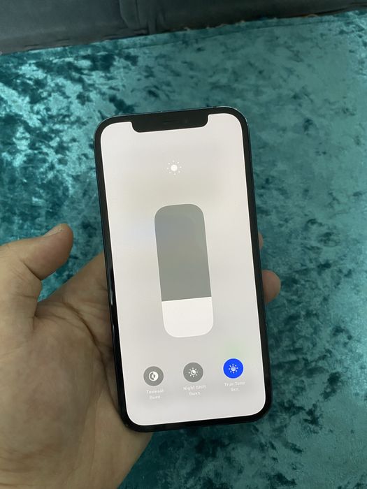 Айфон 12 64 гб продам