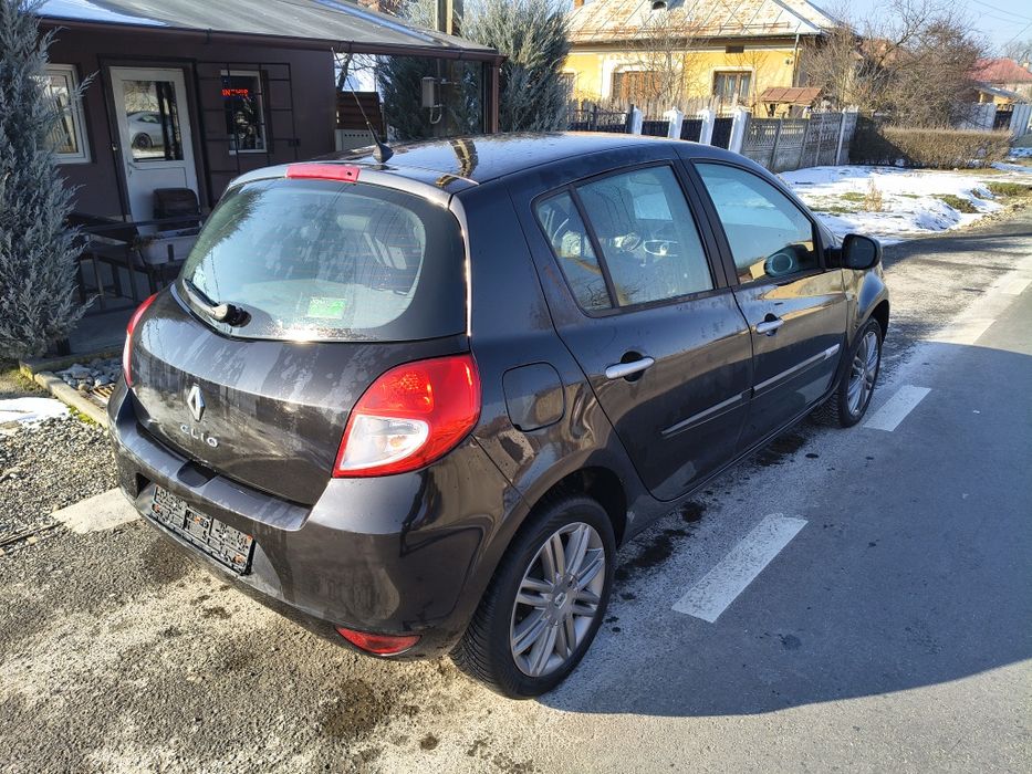 Vând Renault Clio 2011