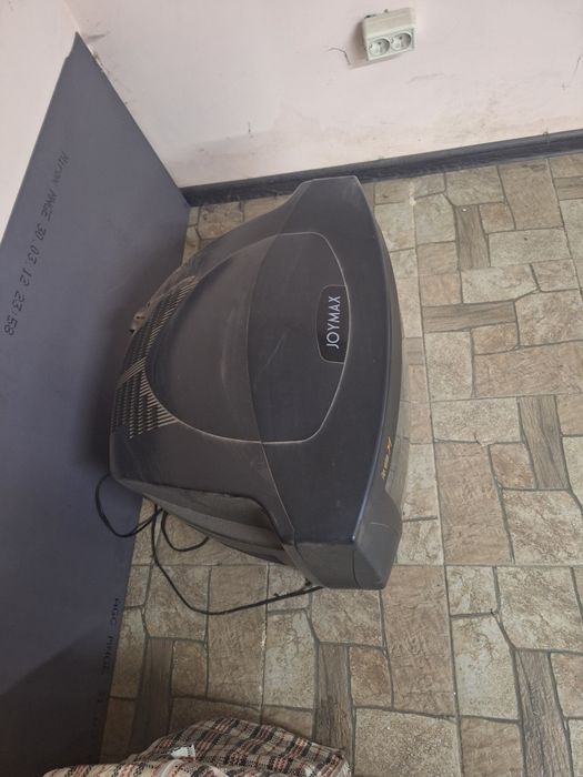 Продам телевизор LG.