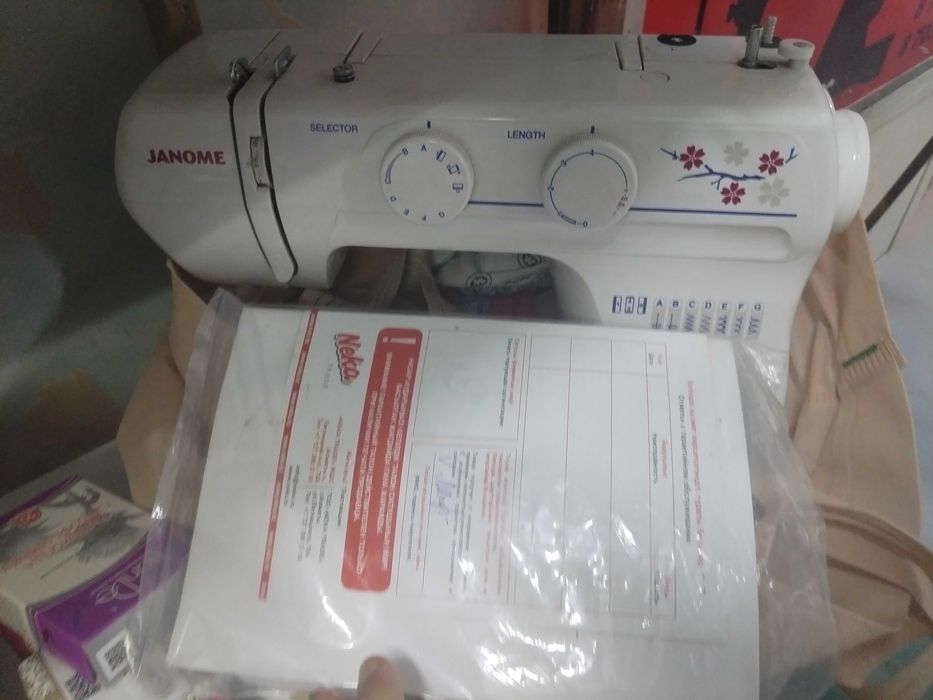 Продам Швейную машинку