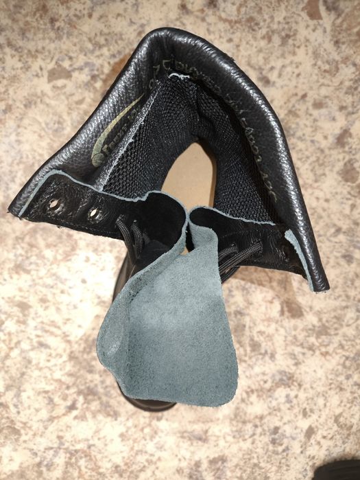 Продам Берцы 42 размер