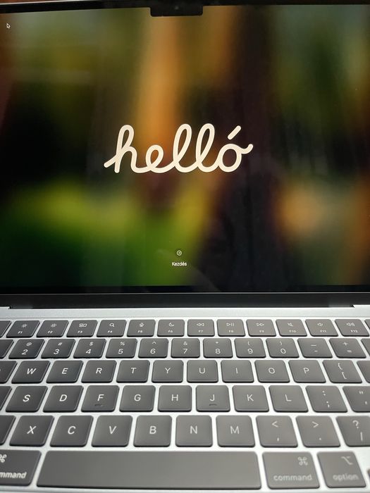 13” Macbook Air M4 256/16 бартер iPhone
