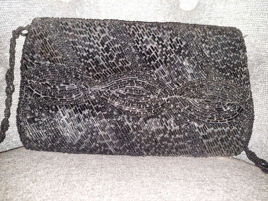 Poseta margele marunte negre