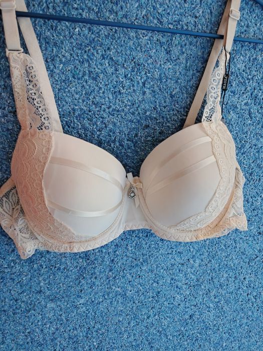 Бюстгальтер    90