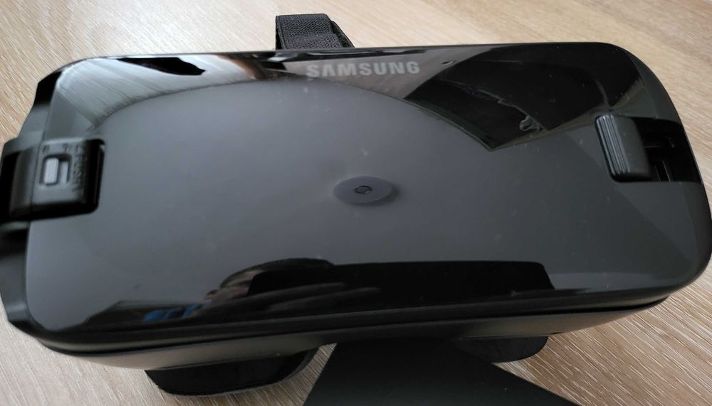 Samsung Gear VR R325 - Ochelari de realitate virtuală + Controller