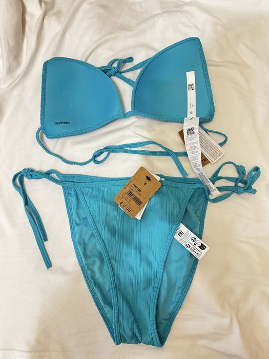 Costum de baie nou
