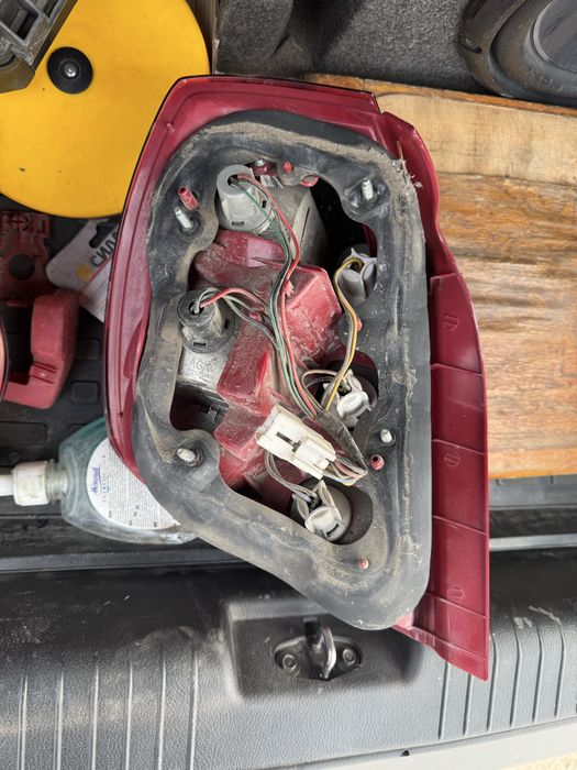 Продаются заводские фары жентра