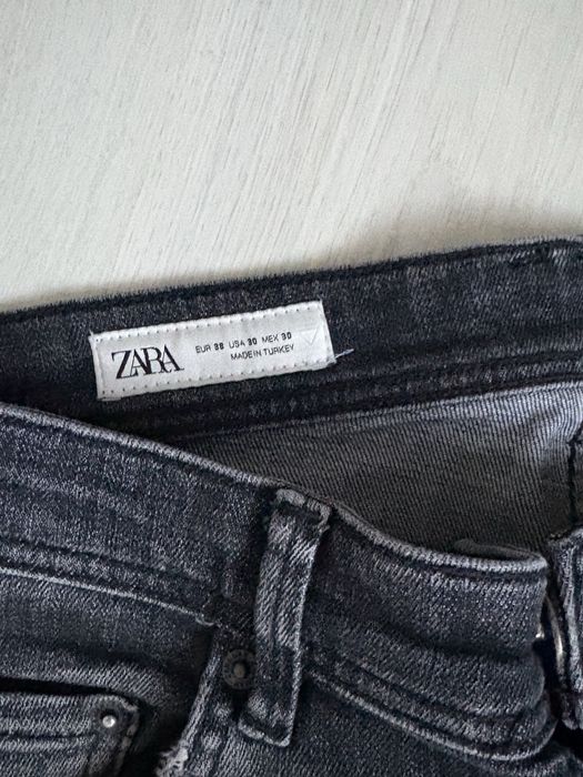 Blugi Zara