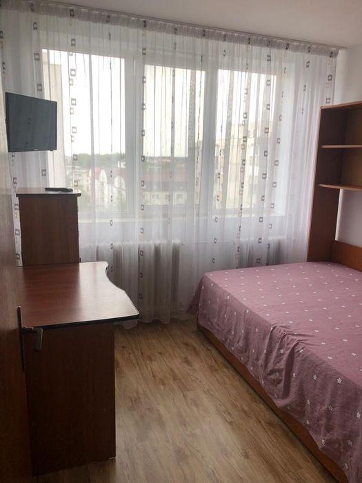 Proprietar închiriez apartament 4 camere