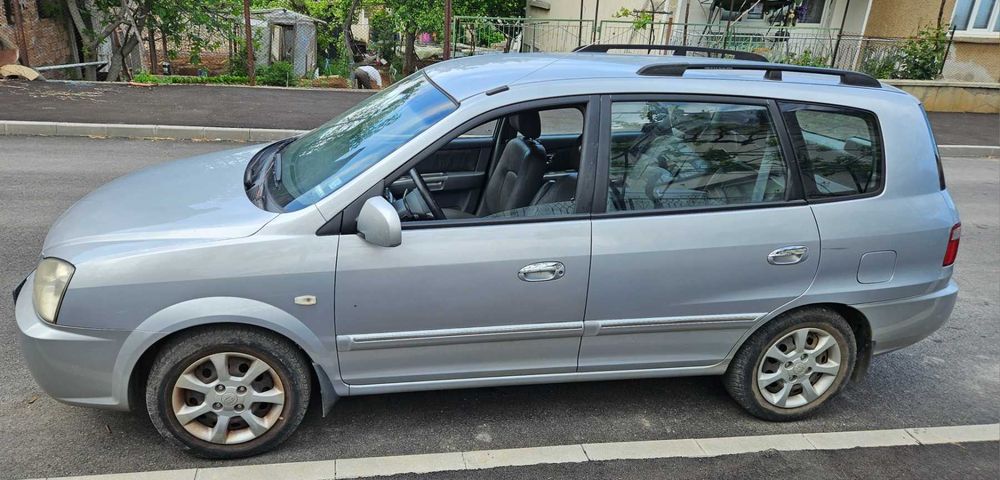 Kia carens 2.0crdi