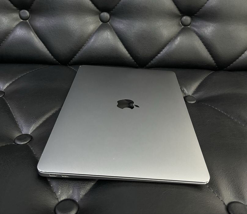 Apple MacBook Air M1 2020 года в плохом состояние