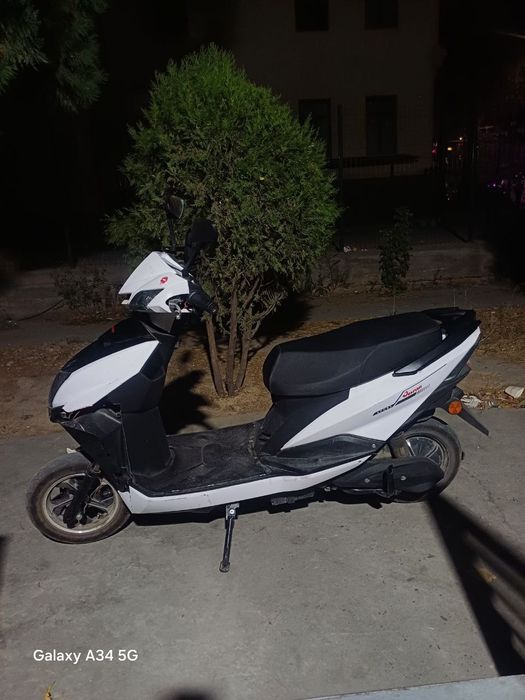 Скутер электронный