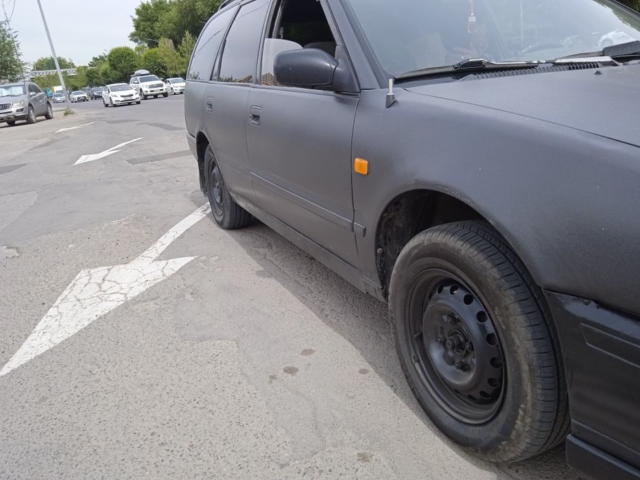Nissan primera универсал 1993