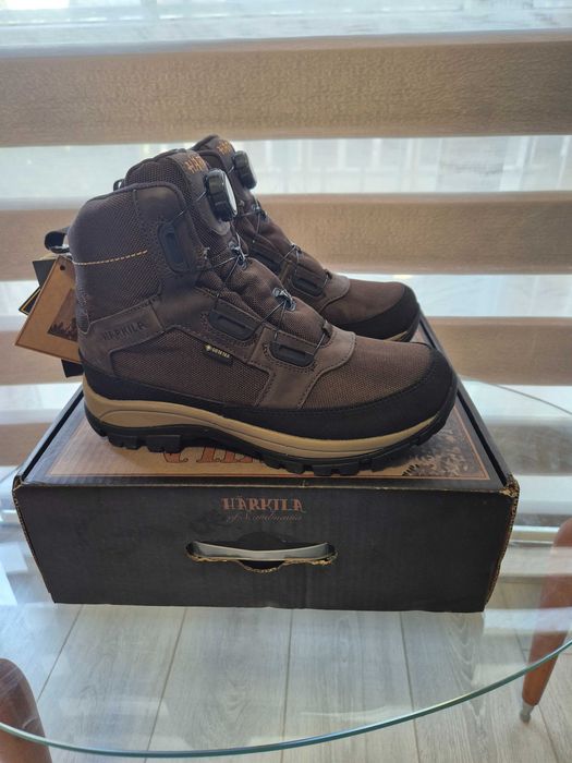 Чисто нови, неизползвани обувки Härkila за лов и тьризъм.