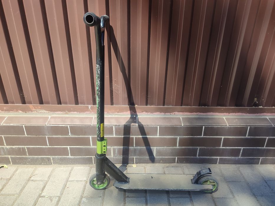 Самокат старый около 4 лет