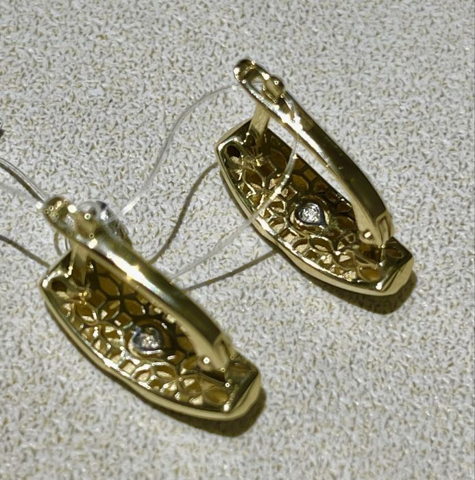 Золотые серьги с бриллиантами  585 Россия