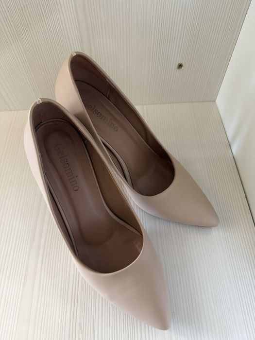 Женская обувь, по 500 т