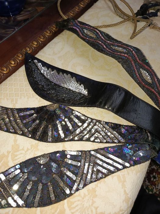 Женские ремни кожаные на платьях