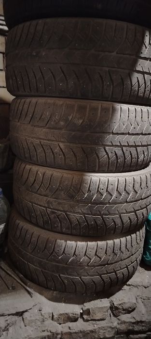 Продам Шины зимние