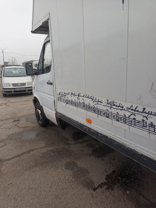 Продавам Спринтер 412д