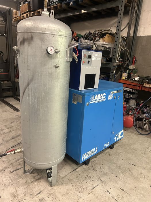 Compresor de aer pe surub ,melc,complet cu uscator si rezervor