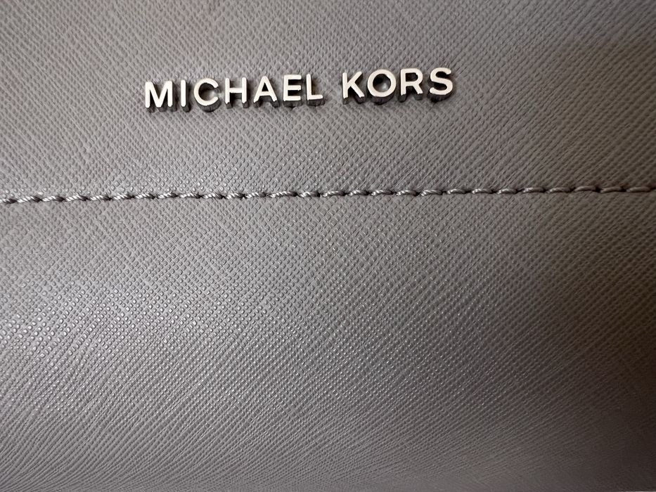 Дамска чанта естествена кожа Michael Kors
