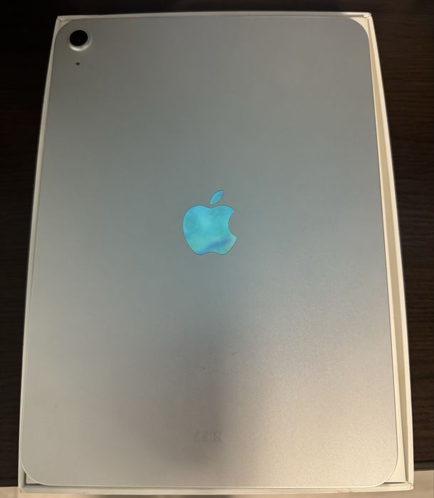 Tableta iPad Apple 11,nou,stare 100% la baterie fara zgarieturi sau