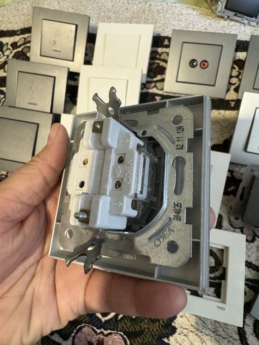 Продам выключатели разные