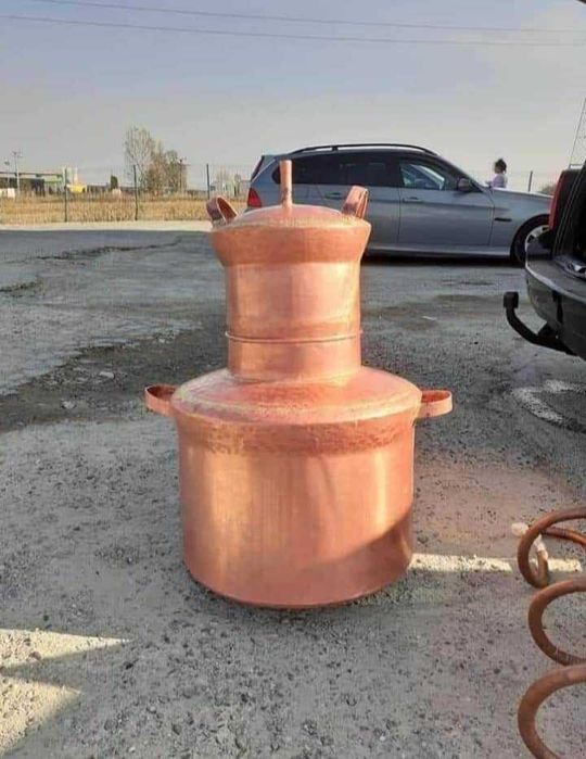 Vand Cazan de tuica din cupru (arama) de diferite modele si dimensiuni