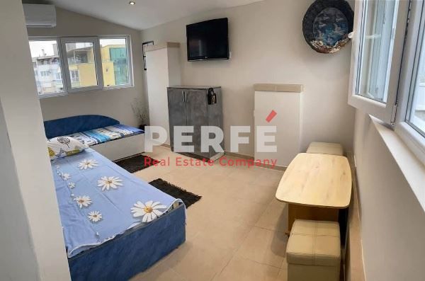 Дава се под наем Четиристаен апартамент в Бургас, Лазур - 70 кв.м за 561 € - Снимка #5