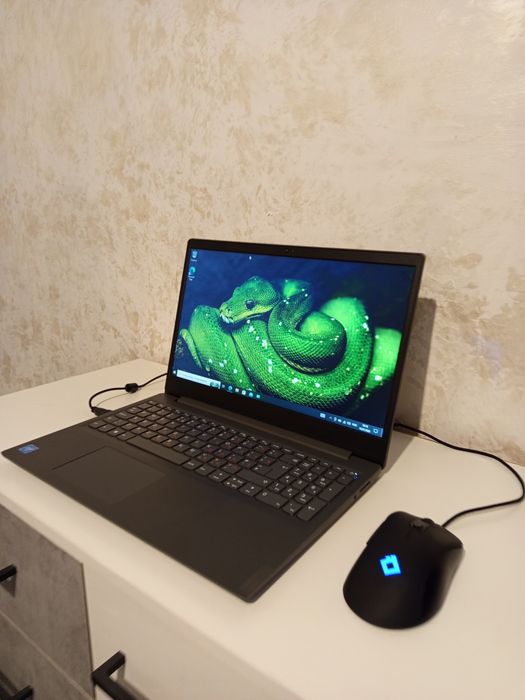 Ноутбук Lenovo idea pad v15