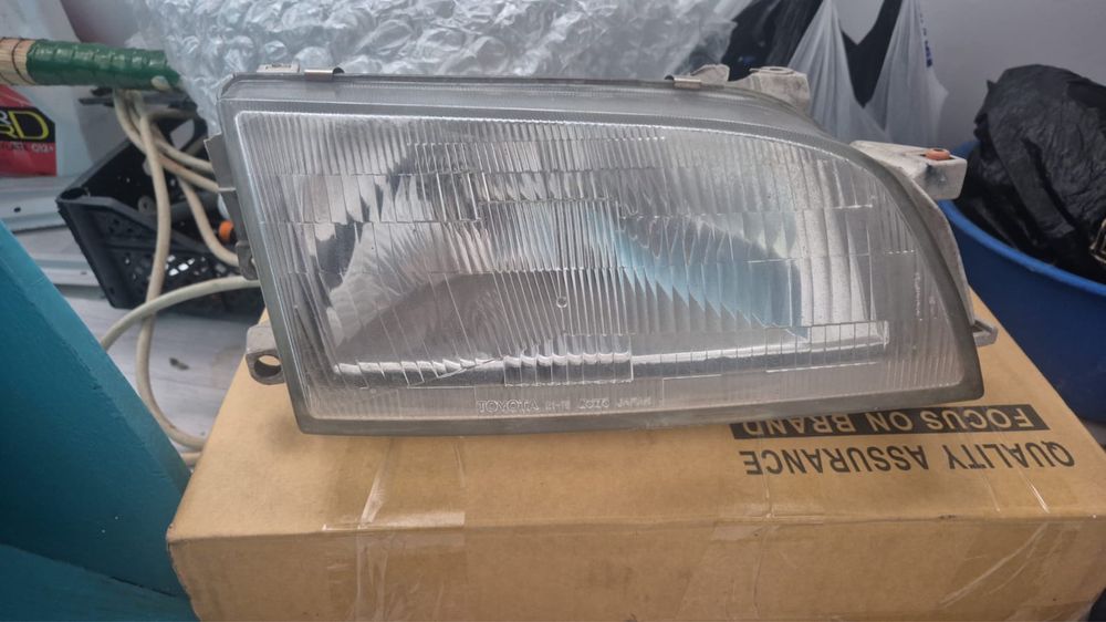 Фары на тойота Карина е