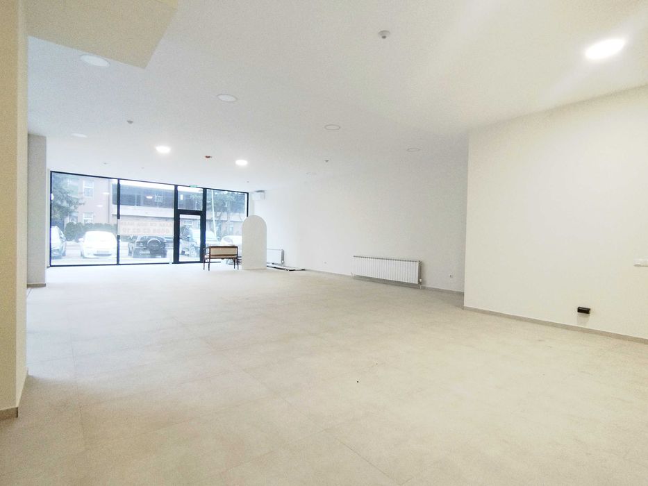 Дава се под наем Офис в Перник, Изток - 120 кв.м за 960 € - Снимка #2