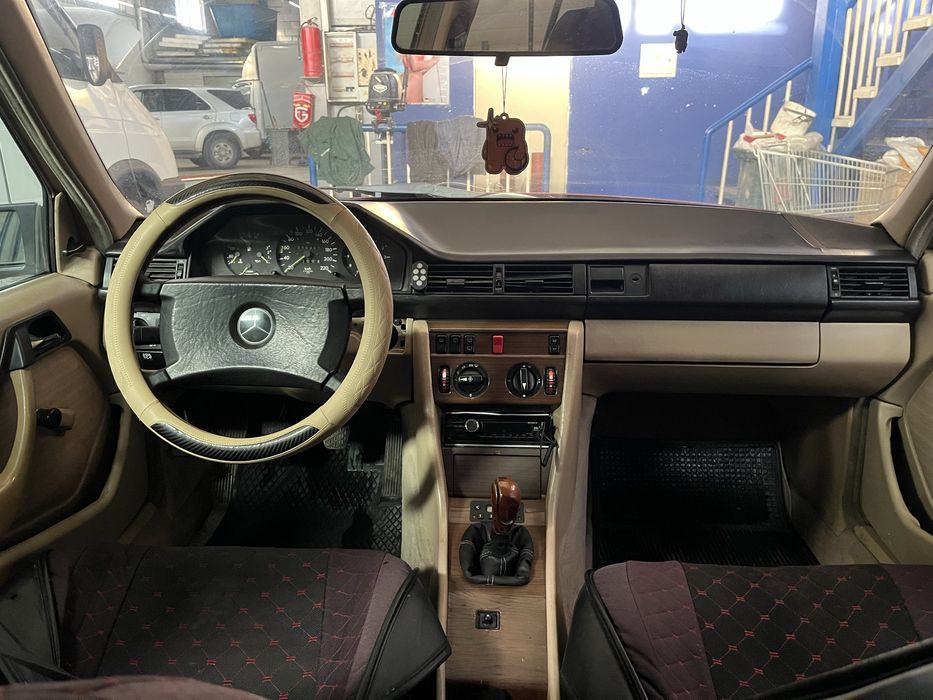 Продам Мерс 124 универсал