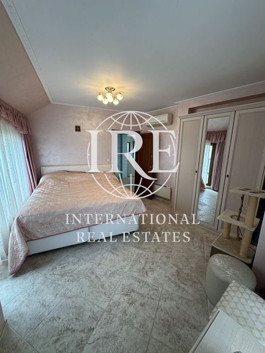 Продава се Четиристаен апартамент в Варна, Център - 188 кв.м за 1112 €/кв.м - Снимка #9