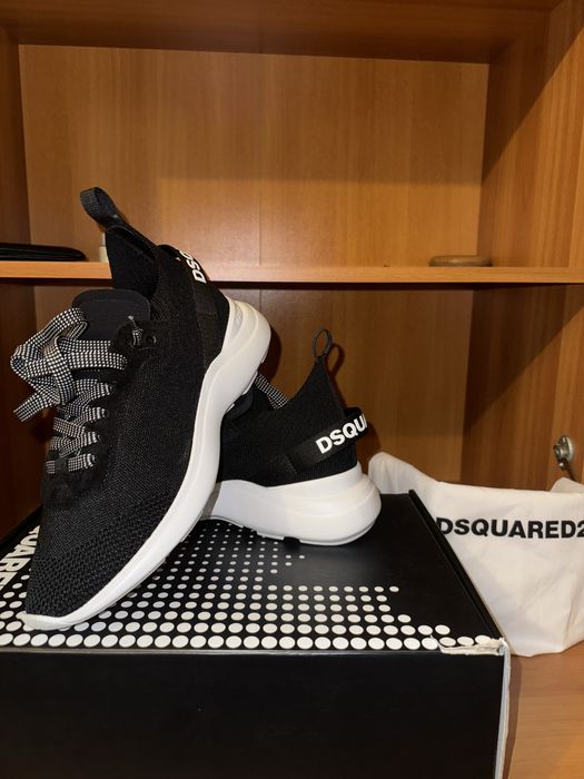 Adidasi Dsquared2 noi!