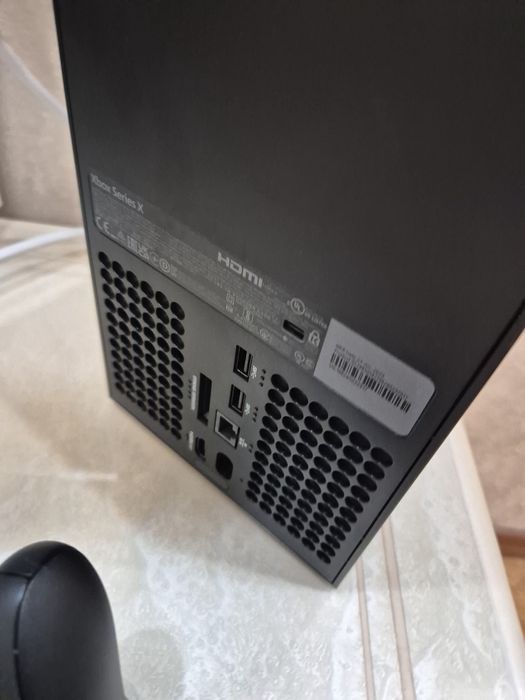 Продам Xbox series X в идеальном состоянии
